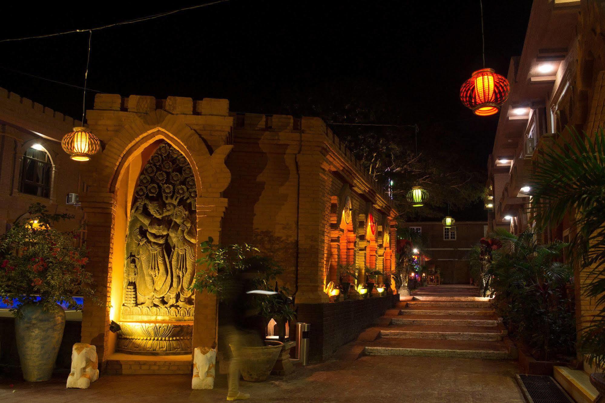 Hotel Sincere Smile Bagan New Bagan Экстерьер фото