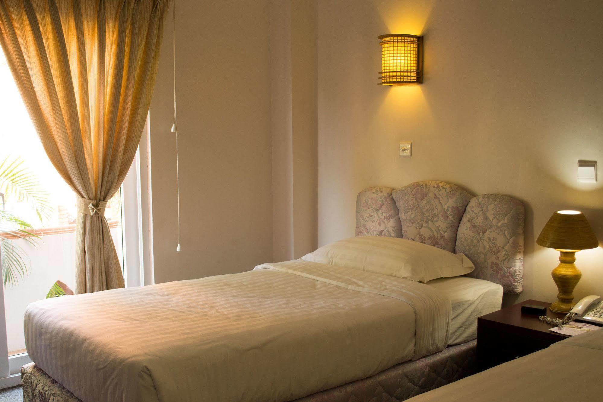 Hotel Sincere Smile Bagan New Bagan Экстерьер фото